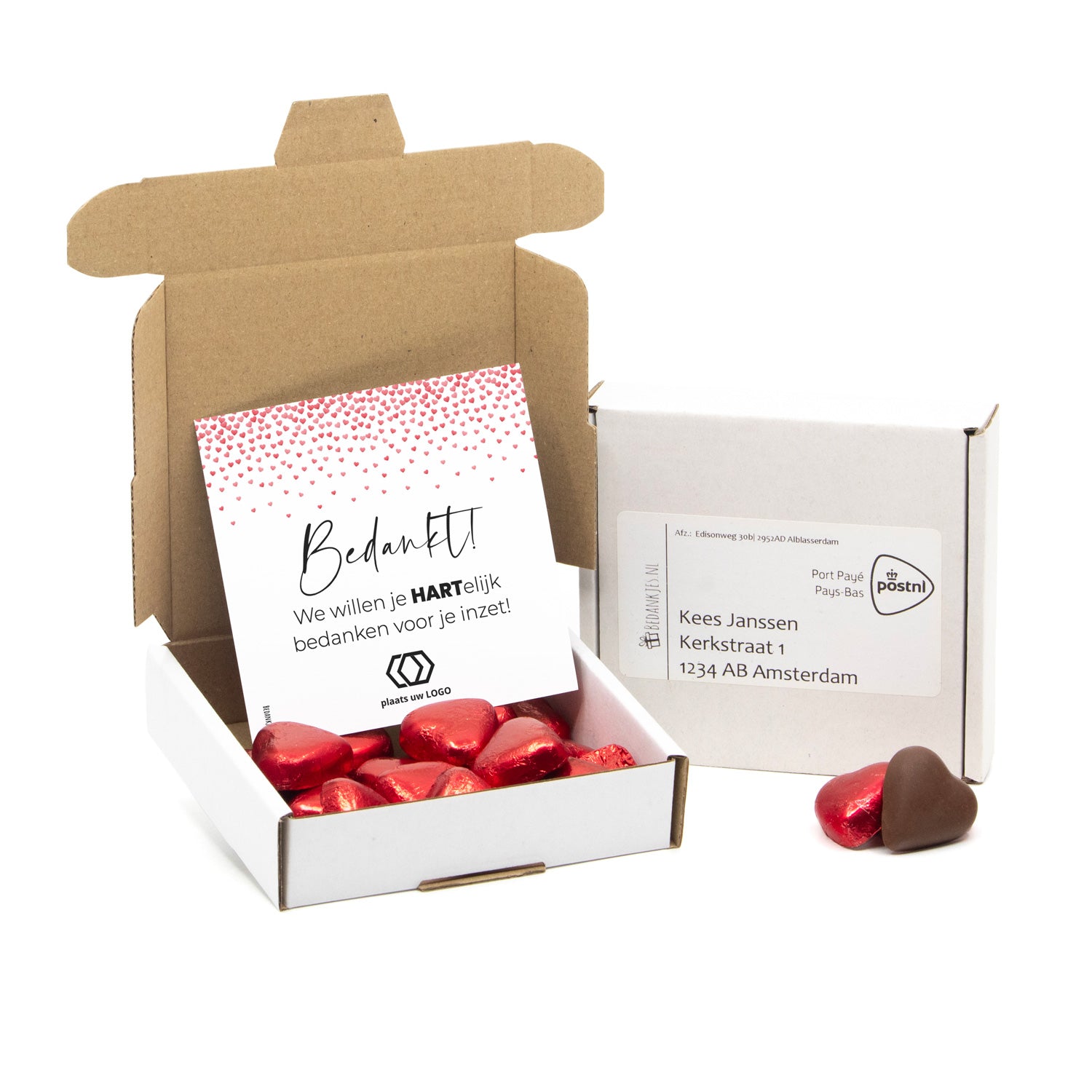 Vierkant doosje met chocolade harten en kaartje - Brievenbus - Bedankjes.nl
