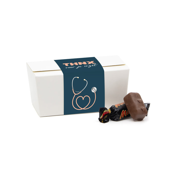 Bonbondoosje met chocolade en etiket - Verpleging Bonbondoosje met chocolade en etiket - Verpleging