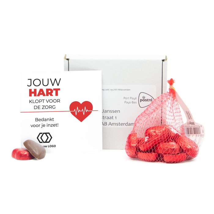 Doosje met chocolade harten in netje - Verpleging Doosje met chocolade harten in netje - Verpleging