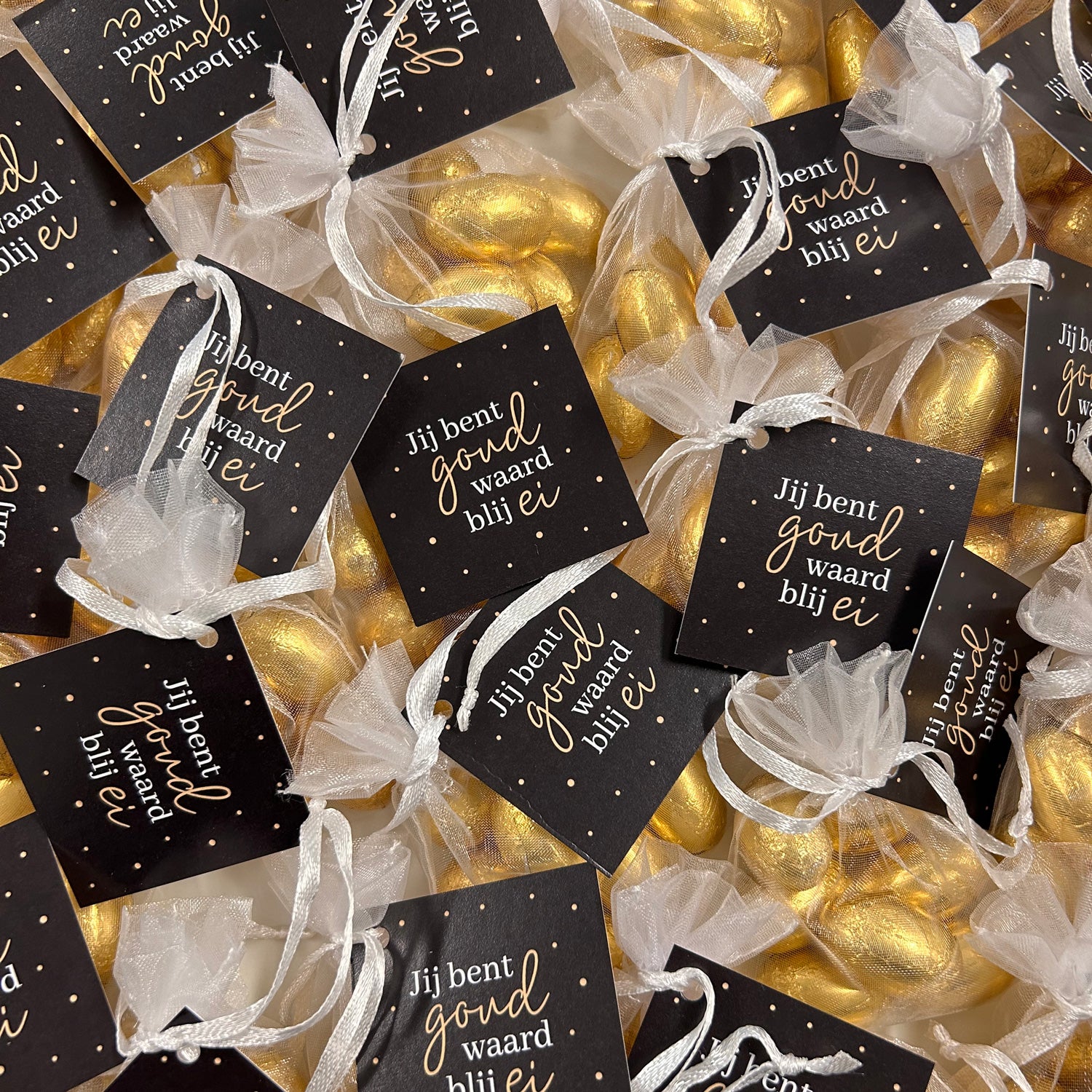 Organza zakje met paaseitjes en kaartje - Pasen - Bedankjes.nl