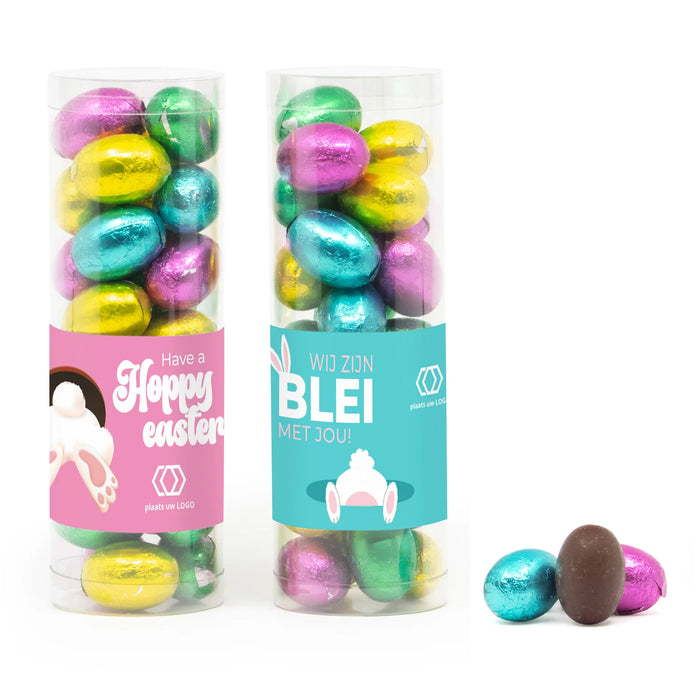 Koker met paaseitjes en eigen etiket Koker met paaseitjes en eigen etiket