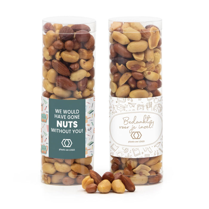 Koker met verse nootjes en eigen etiket - Leraar Koker met verse nootjes en eigen etiket - Leraar