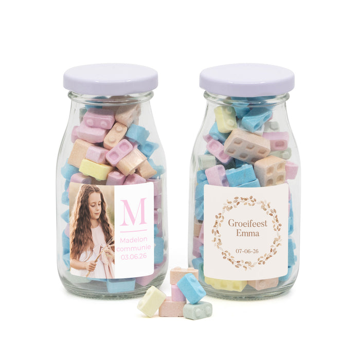 Glazen melkflesje met bouwsteentjes - Communie meisjes Glazen melkflesje met bouwsteentjes - Communie meisjes