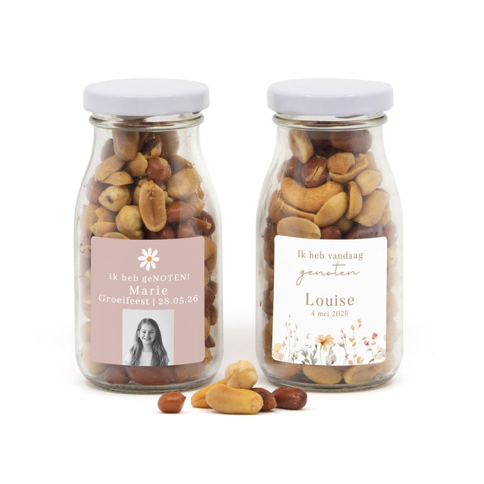 Glazen melkflesje met verse nootjes - Communie meisjes Glazen melkflesje met verse nootjes - Communie meisjes