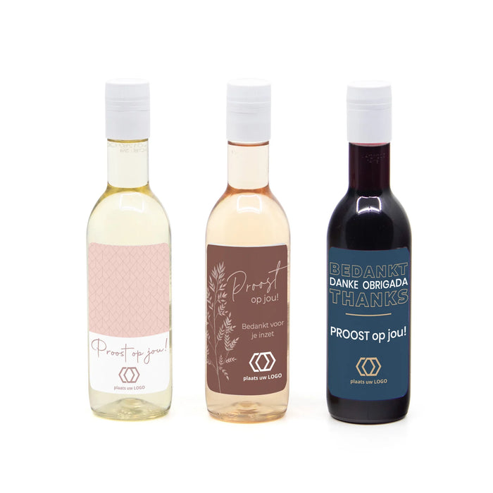 Klein flesje wijn met eigen logo op etiket - Zakelijk Klein flesje wijn met eigen logo op etiket - Zakelijk