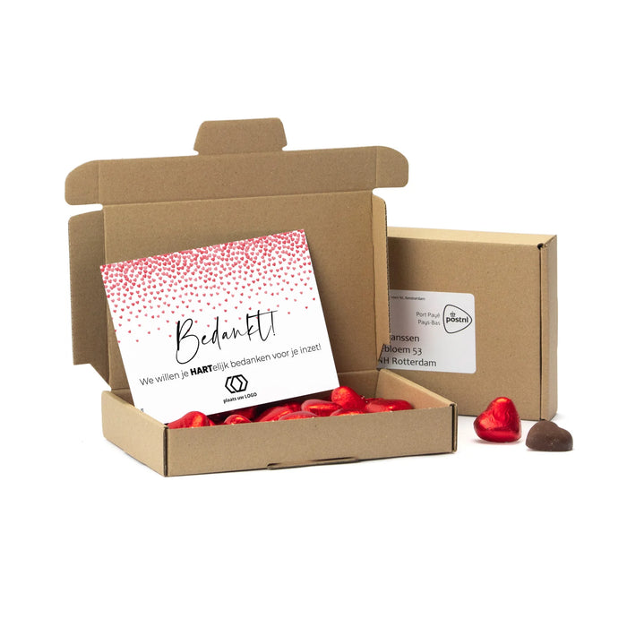 Maildoosje met chocolade hartjes - Brievenbus