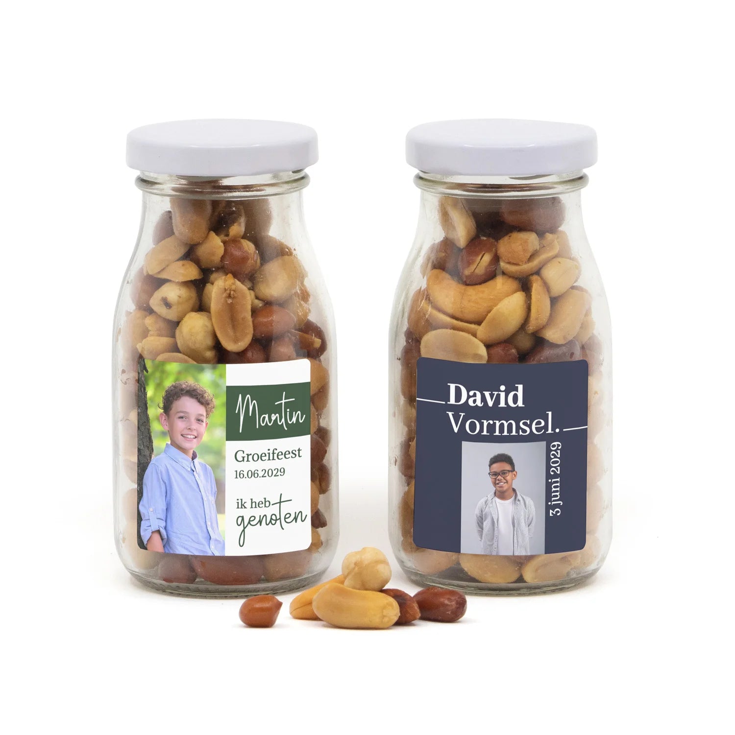 Glazen melkflesje met verse nootjes - Communie jongen