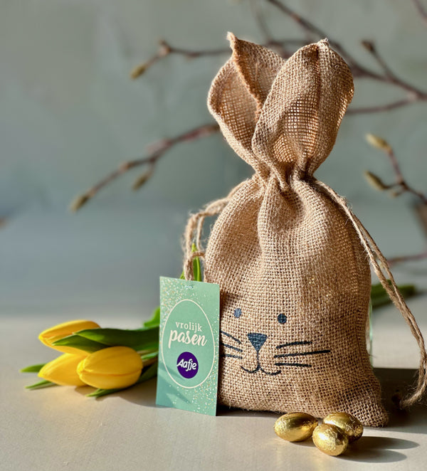 Jutezak met paaseitjes en eigen kaartje - Pasen - Bedankjes.nl
